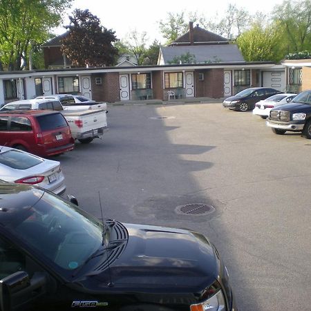 Motel Seigneurie De Vaudreuil المظهر الخارجي الصورة