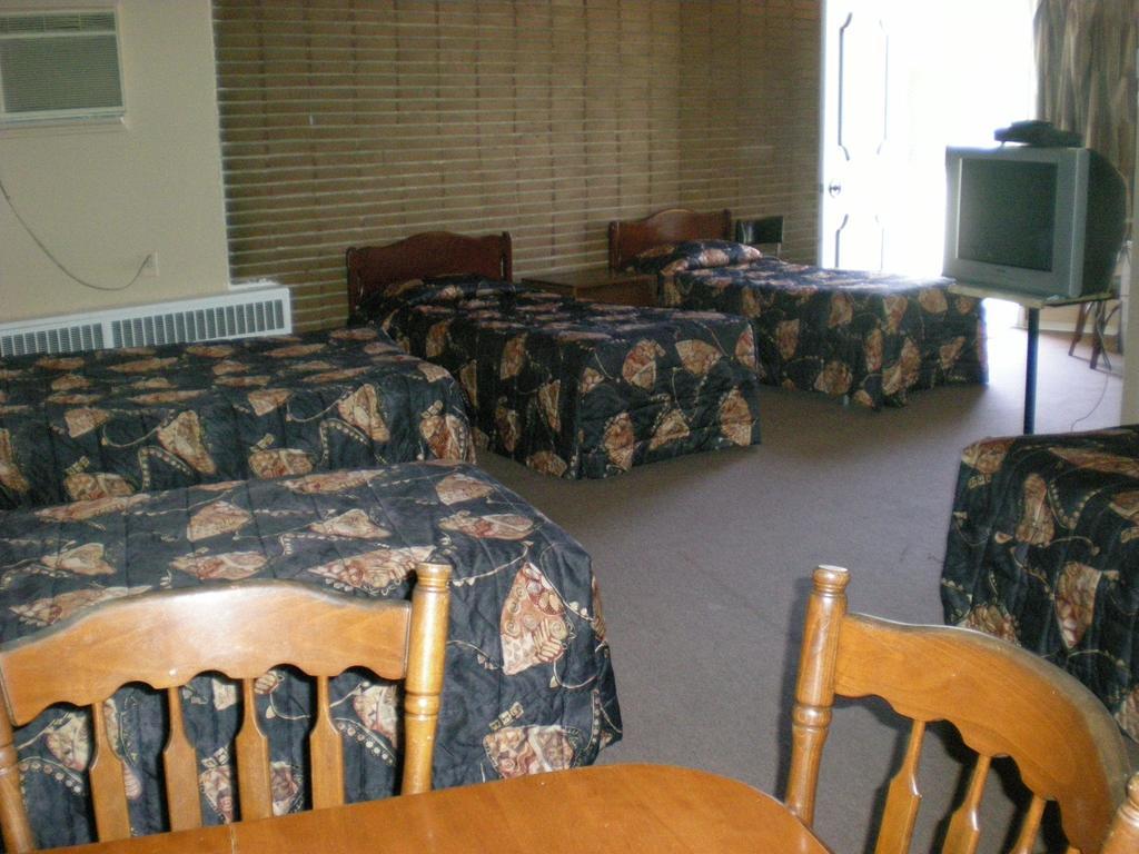 Motel Seigneurie De Vaudreuil الغرفة الصورة