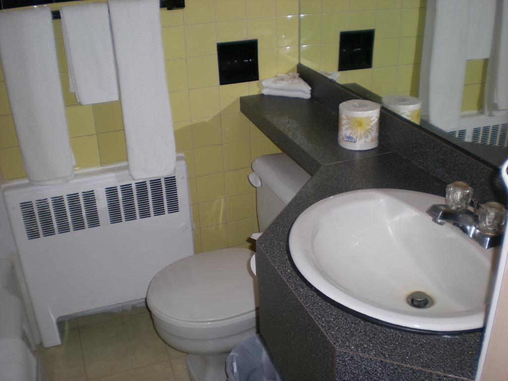 Motel Seigneurie De Vaudreuil الغرفة الصورة
